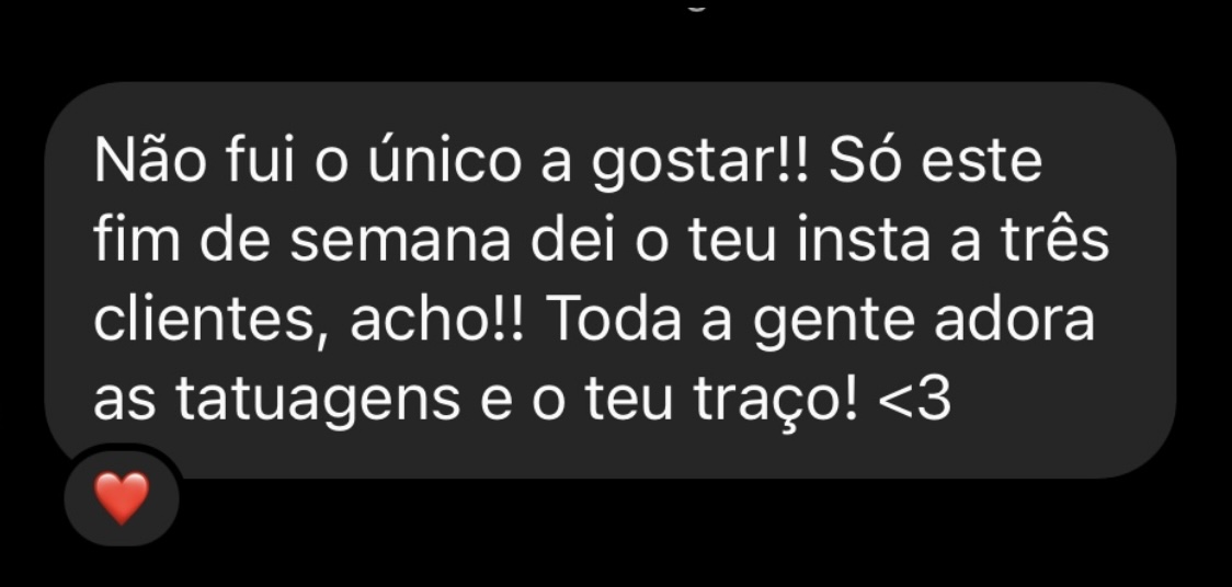 Depoimento sobre cicatrização de tatuagem de linha fina